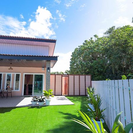 D' Village Cottage 2 - Private Pool Villa Pantai Cenang  Exteriör bild